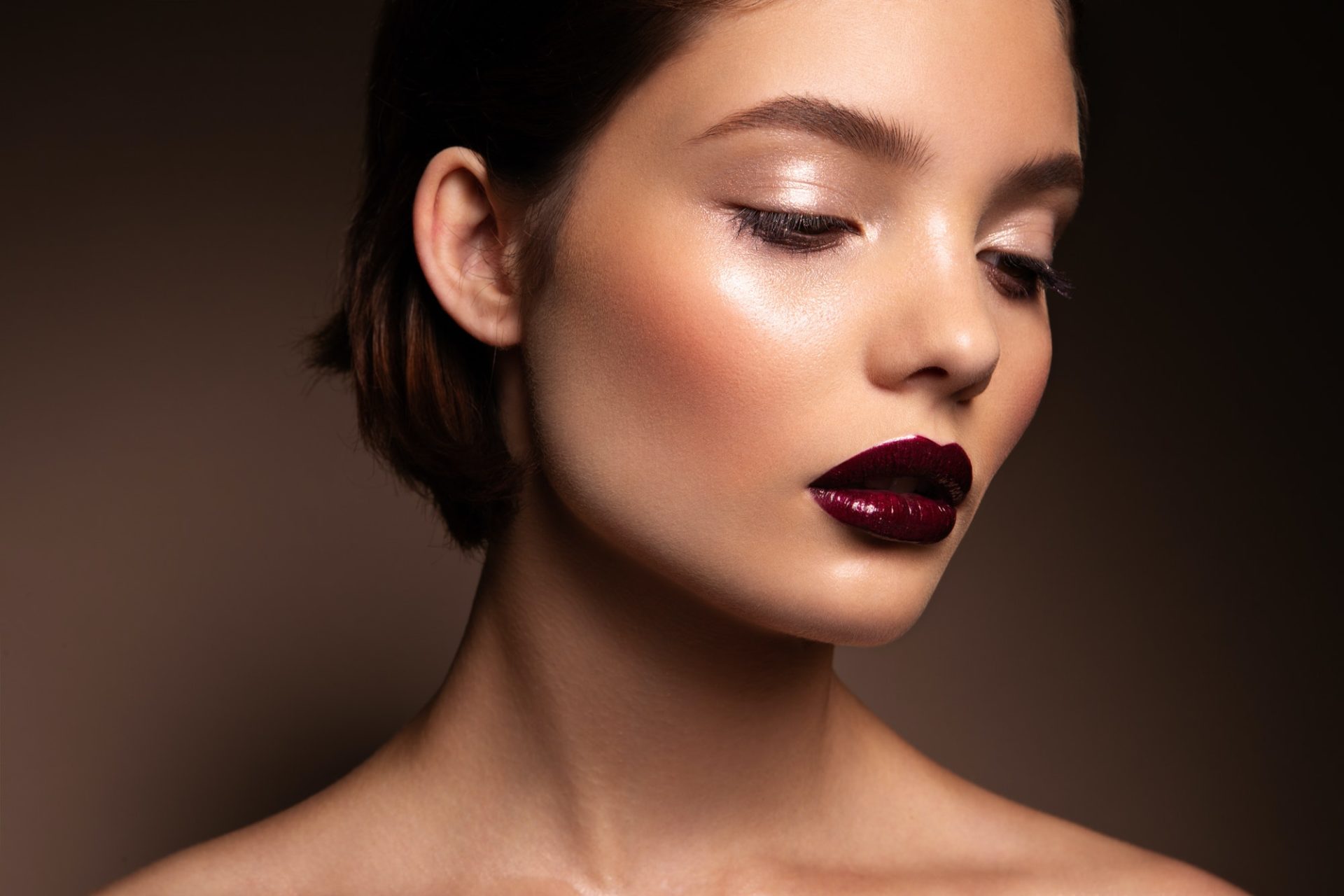 close-up-portrait-of-beautiful-woman-with-bright-make-up-1.jpg close-up-portrait-of-beautiful-woman-with-bright-make-up-1.jpg